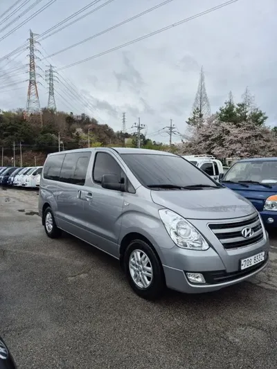 Hyundai Starex