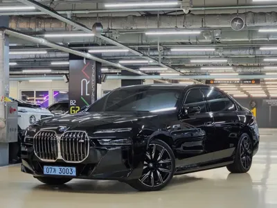 BMW i7
