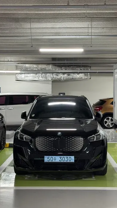 BMW iX1