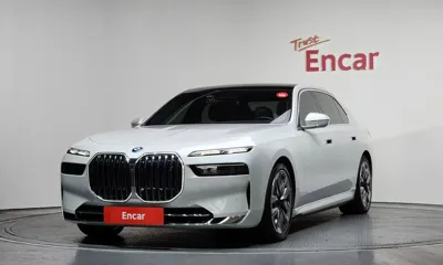 BMW i7
