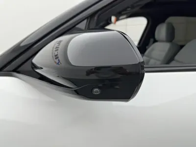 Nio ES8