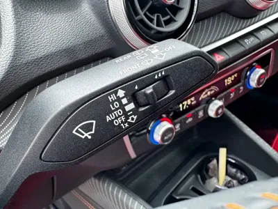 Audi Q2L e-tron