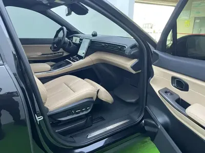 Nio ES8