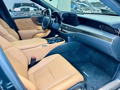 Lexus LS