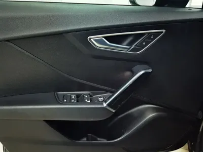 Audi Q2L e-tron