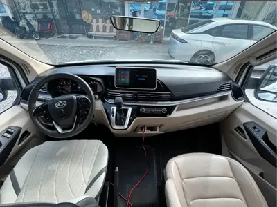 Maxus V90