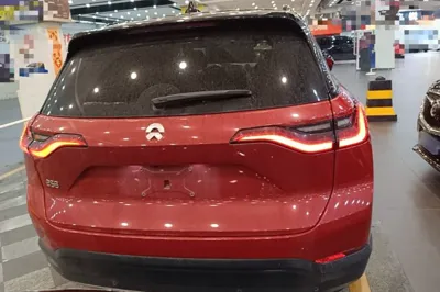 Nio ES8