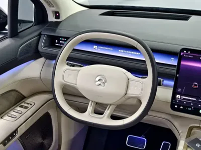 Nio ES8