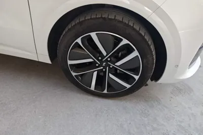 Li Auto L6