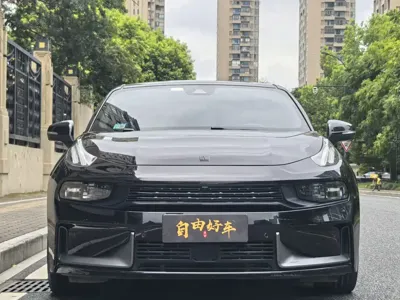 Lynk & Co 03