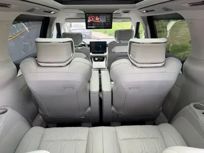 Volvo EM90