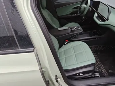 Hongqi Hongqi EH7