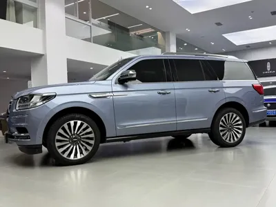Lincoln Navigator