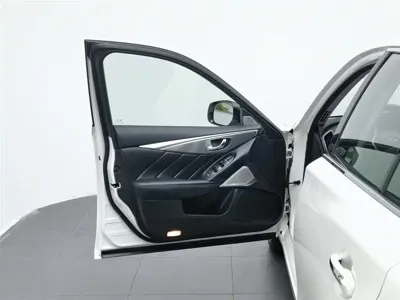 Infiniti Q50L
