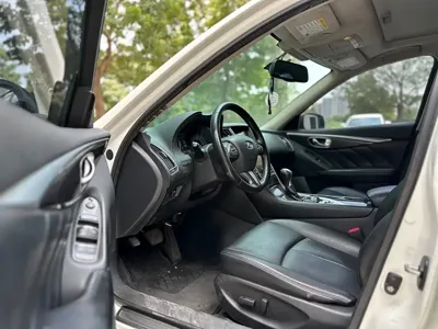 Infiniti Q50L