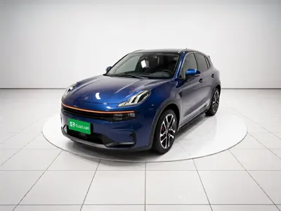Lynk & Co 06