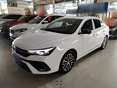Roewe i5