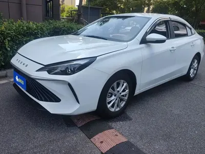 Roewe i5