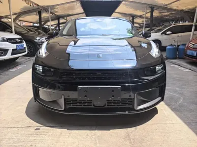 Lynk & Co 03