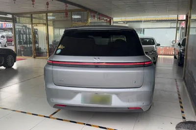 Li Auto L8