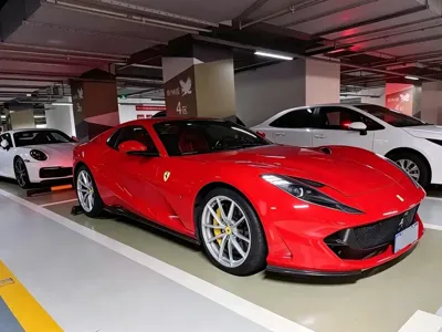 Ferrari 812