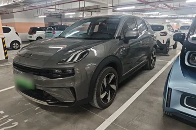 Lynk & Co 06 EM-P