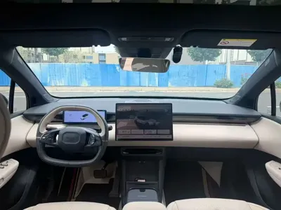 Lynk & Co Z20
