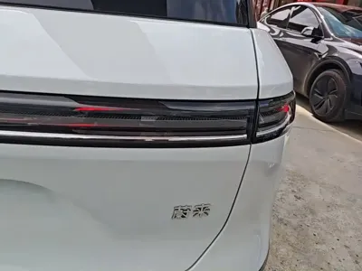 Nio ES8