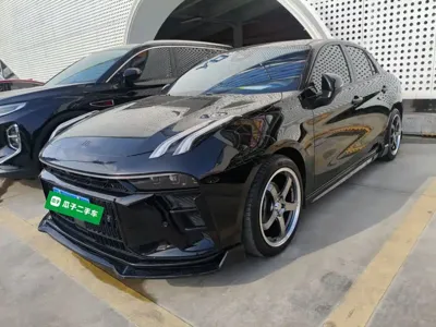 Lynk & Co 03