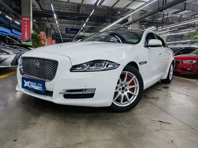 Jaguar XJ