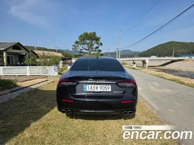 Maserati Quattroporte