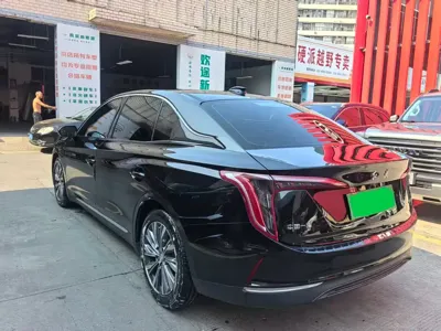 Hongqi Hongqi E-QM5