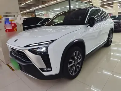 Nio ES8
