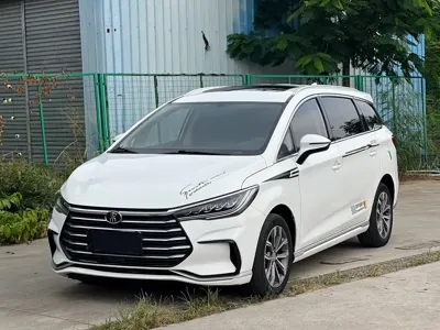 BYD MAX