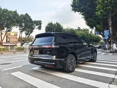 Nio ES8