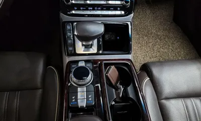 Genesis EQ900