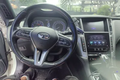 Infiniti Q60