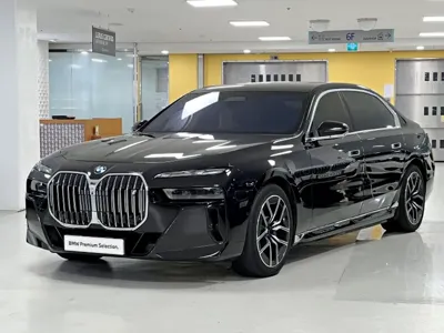 BMW i7