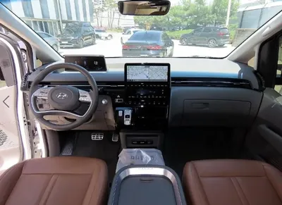 Hyundai Staria