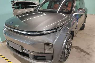 Li Auto L8