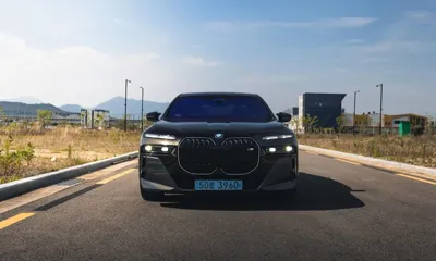 BMW i7