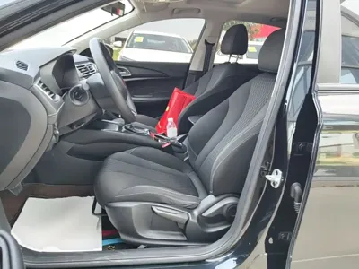 Roewe i5