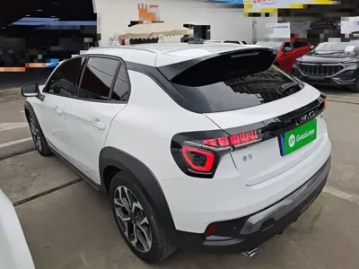 Lynk & Co 02