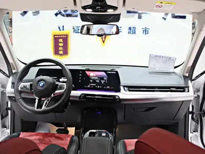 BMW iX1