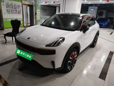 Lynk & Co 06
