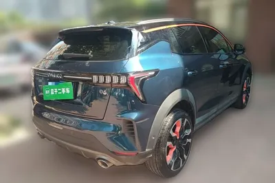 Lynk & Co 06