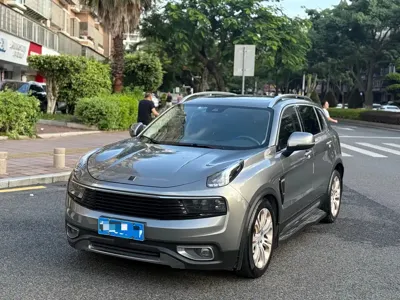 Lynk & Co 01