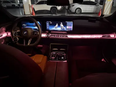 BMW i7