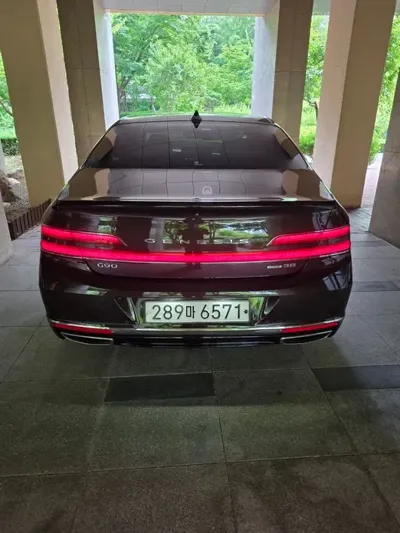 Genesis G90