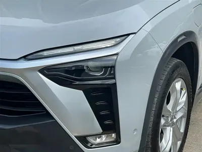 Nio ES8